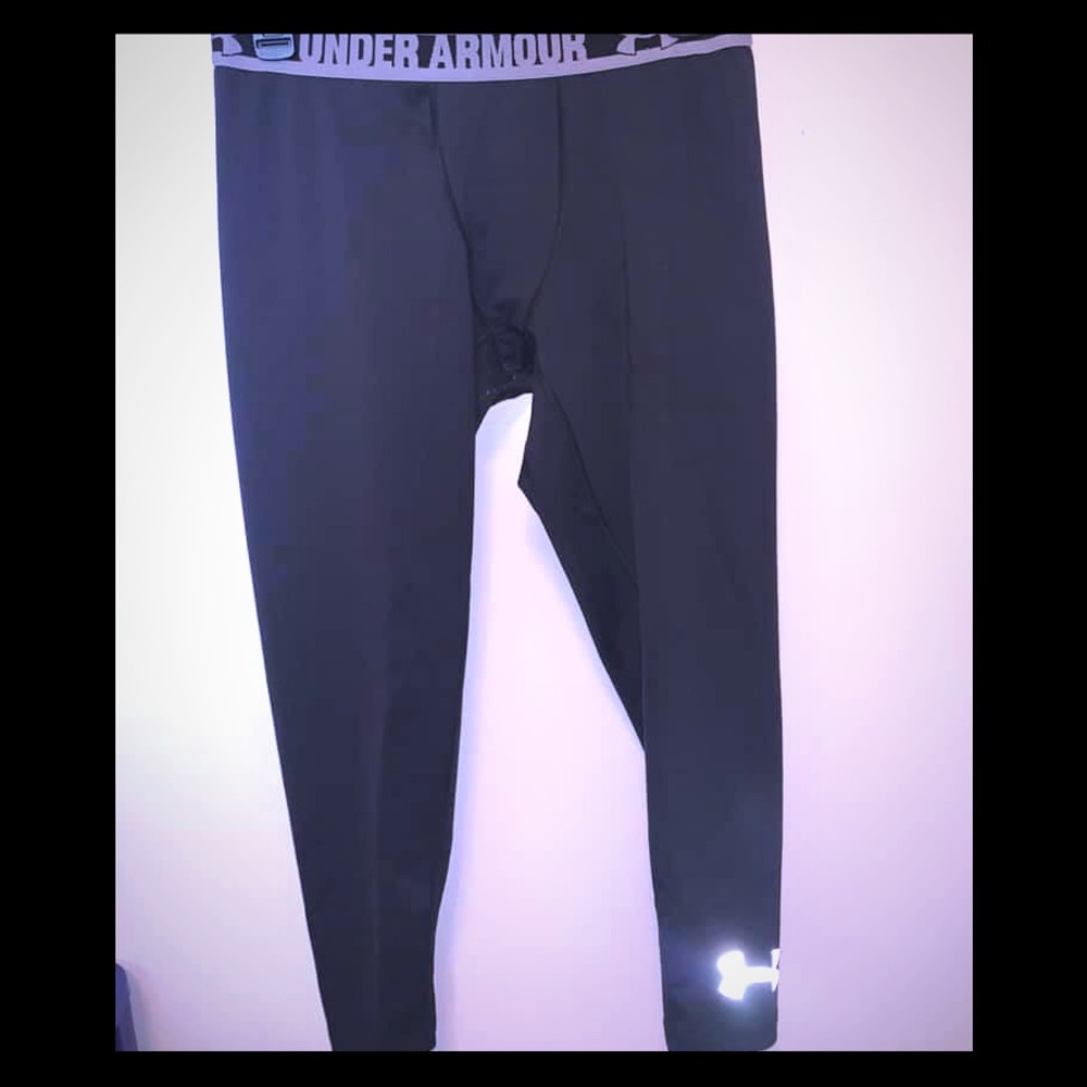 Under Armor cold weather gear Youth XL boys
